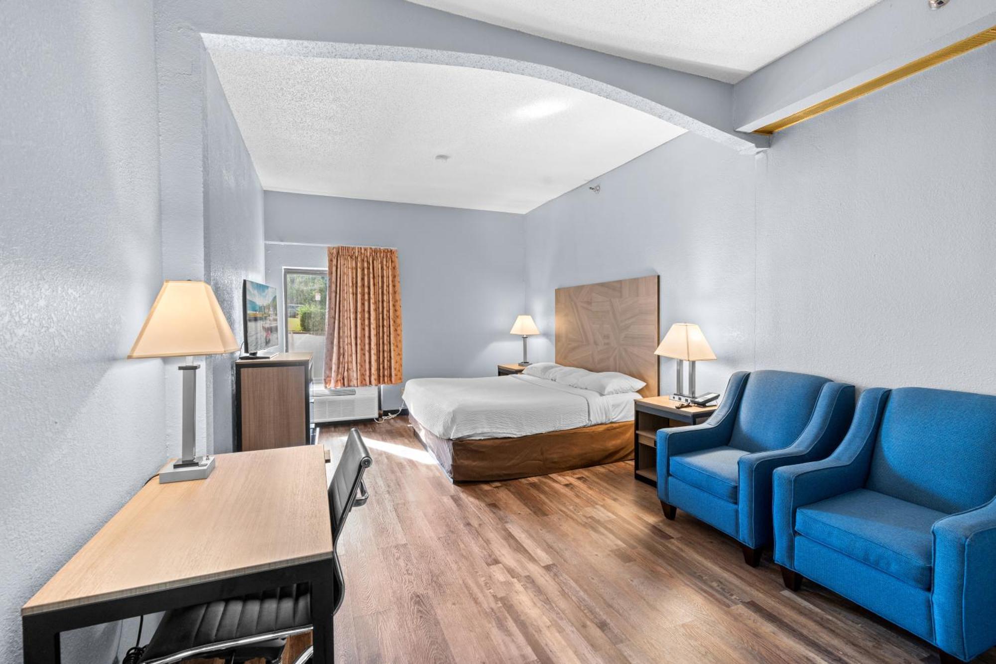 Baymont By Wyndham Lawrence Hotel Buitenkant foto