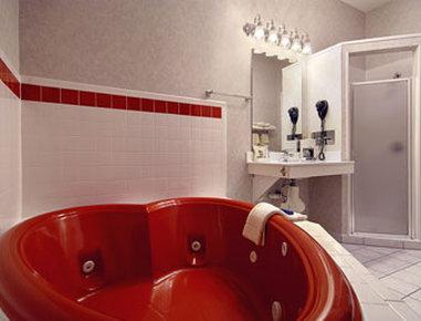 Baymont By Wyndham Lawrence Hotel Buitenkant foto